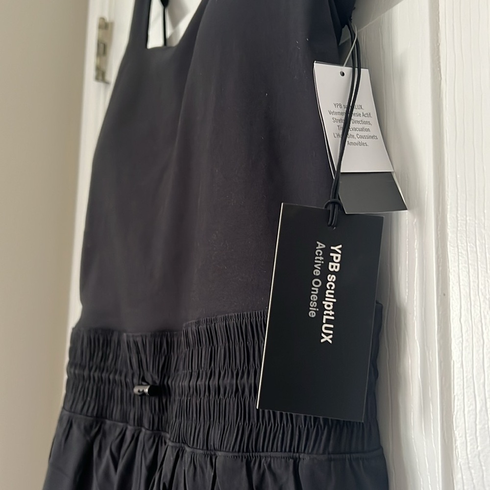 Abercrombie YPB sculptLUX active onesie - new with tag, XXL